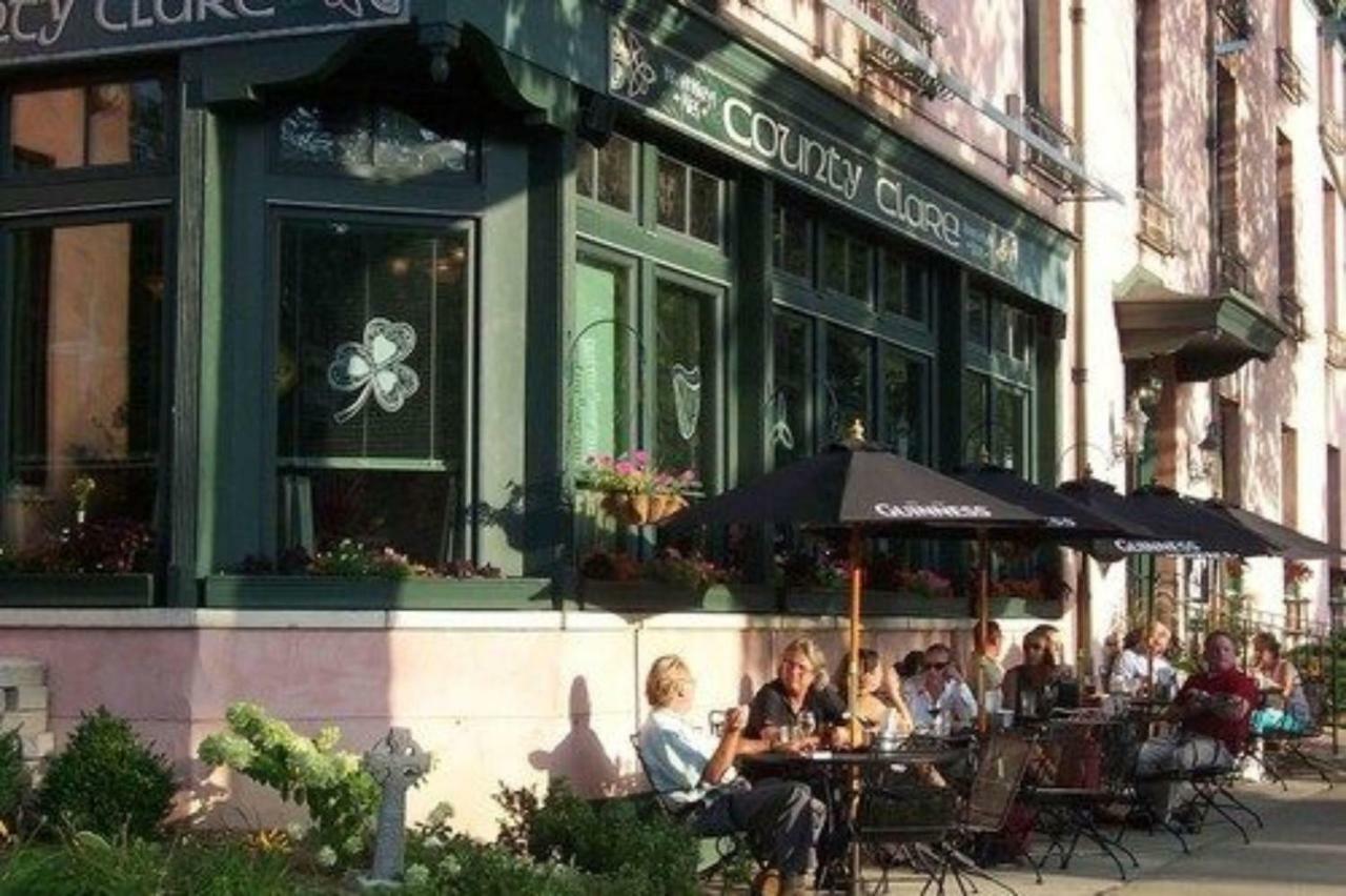 County Clare Innミルウォーキー エクステリア 写真